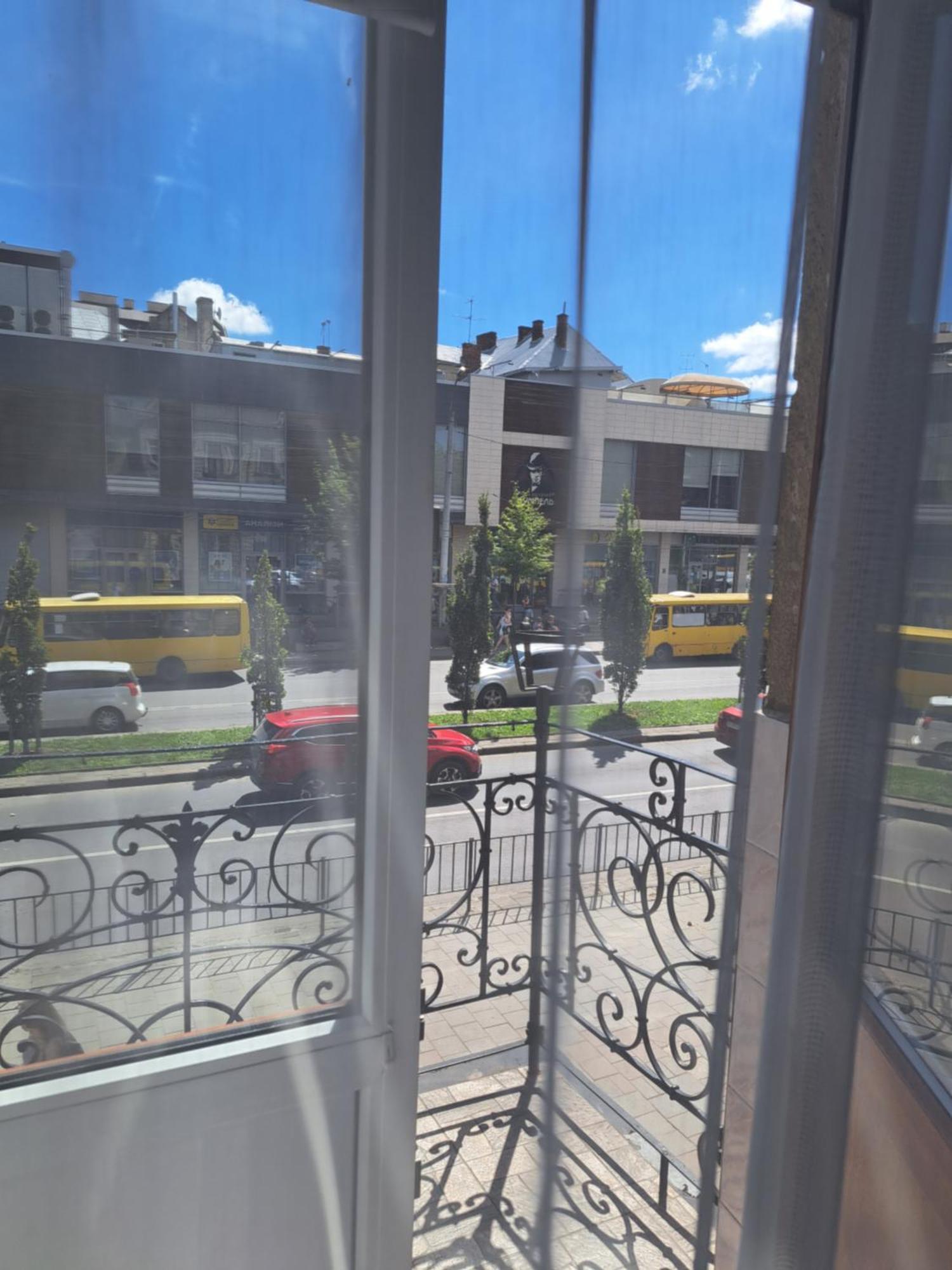 Двокімнатна Квартира Біля Оперного Театру Lviv Extérieur photo
